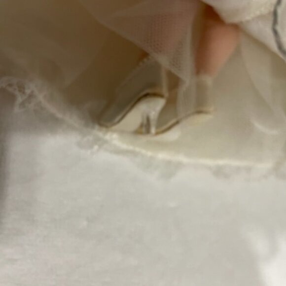 Madame Alexander restrung 10" Portrettes Father of the Bride #24623 doll. - Picture 10 of 12